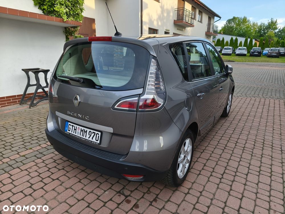 Renault Scenic 1.6 16V 110 TomTom Edition - 11