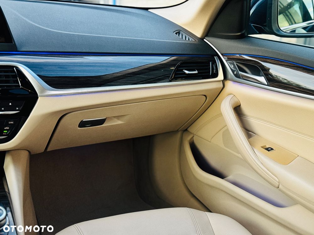 BMW Seria 5 520d Luxury Line sport - 25