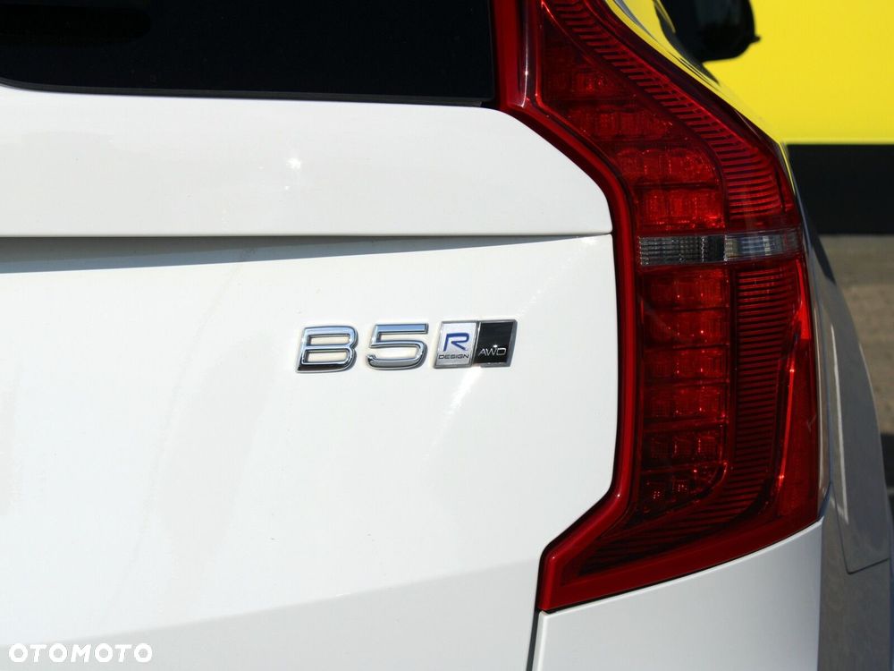 Volvo XC 90 D5 SCR AWD R-Design - 11