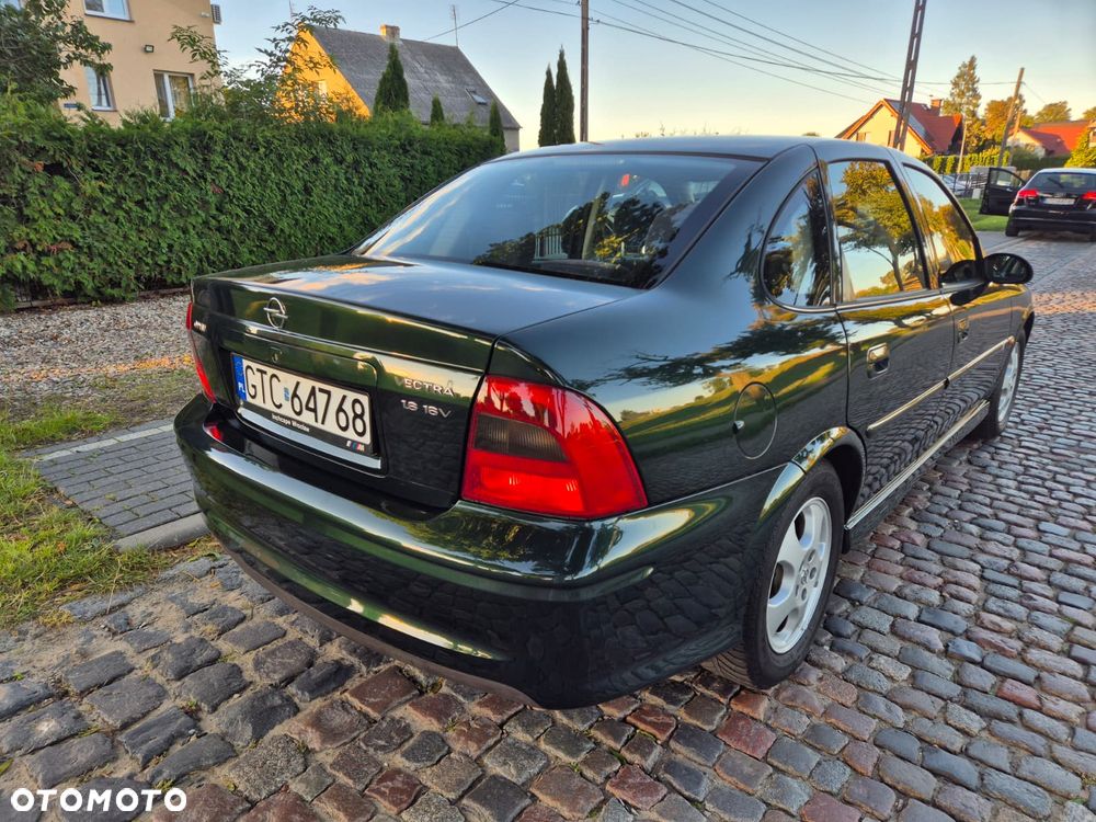 Opel Vectra 1.6 GL - 12