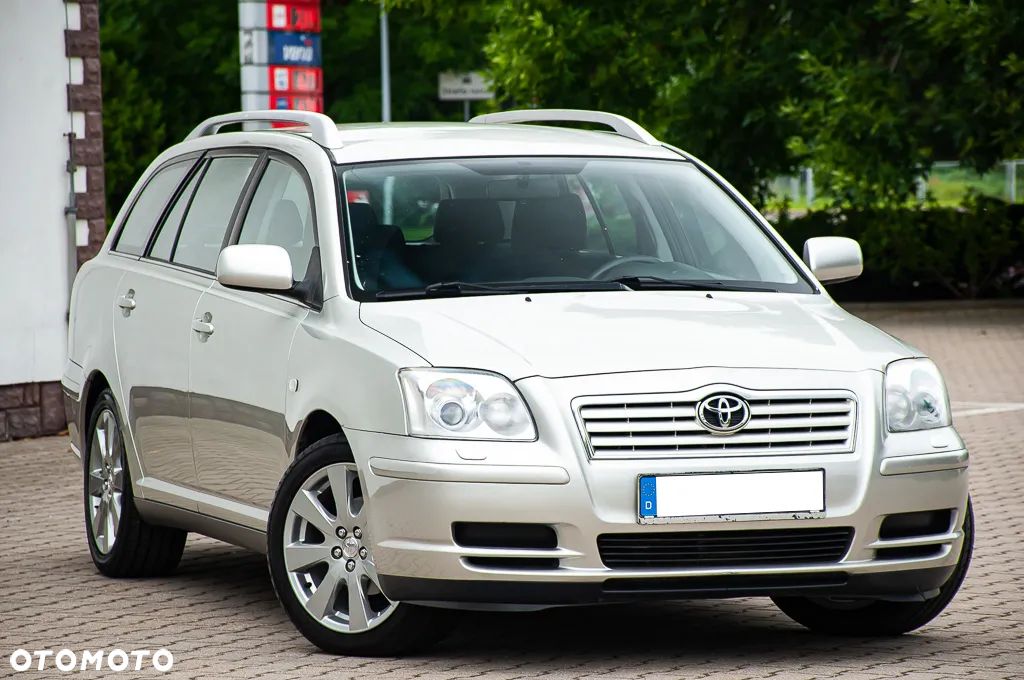 Toyota Avensis 1.8 VVT-i Combi Team - 1