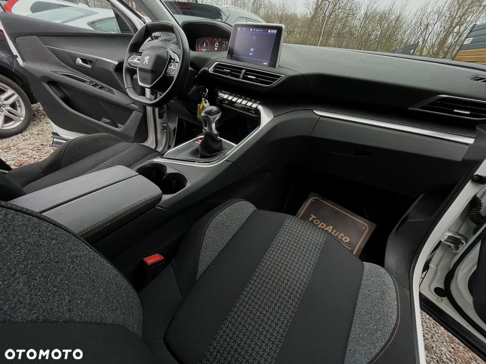 Peugeot 3008 1.2 PureTech GPF Allure S&S - 17