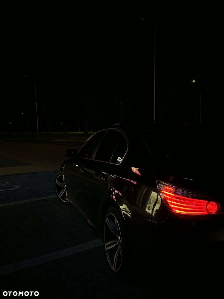 BMW Seria 5 523i - 7
