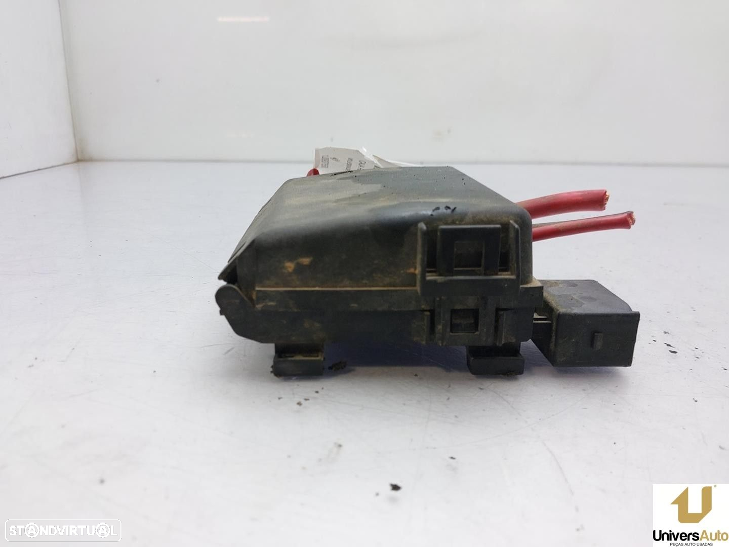 CAIXA RELÉS / FUSÍVEIS VOLKSWAGEN GOLF IV 2002 -1J0937550 - 3