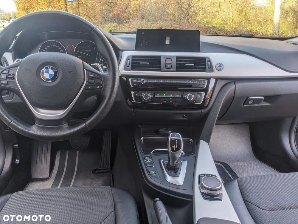 BMW Seria 3 320d xDrive Edition Luxury Line Purity - 28