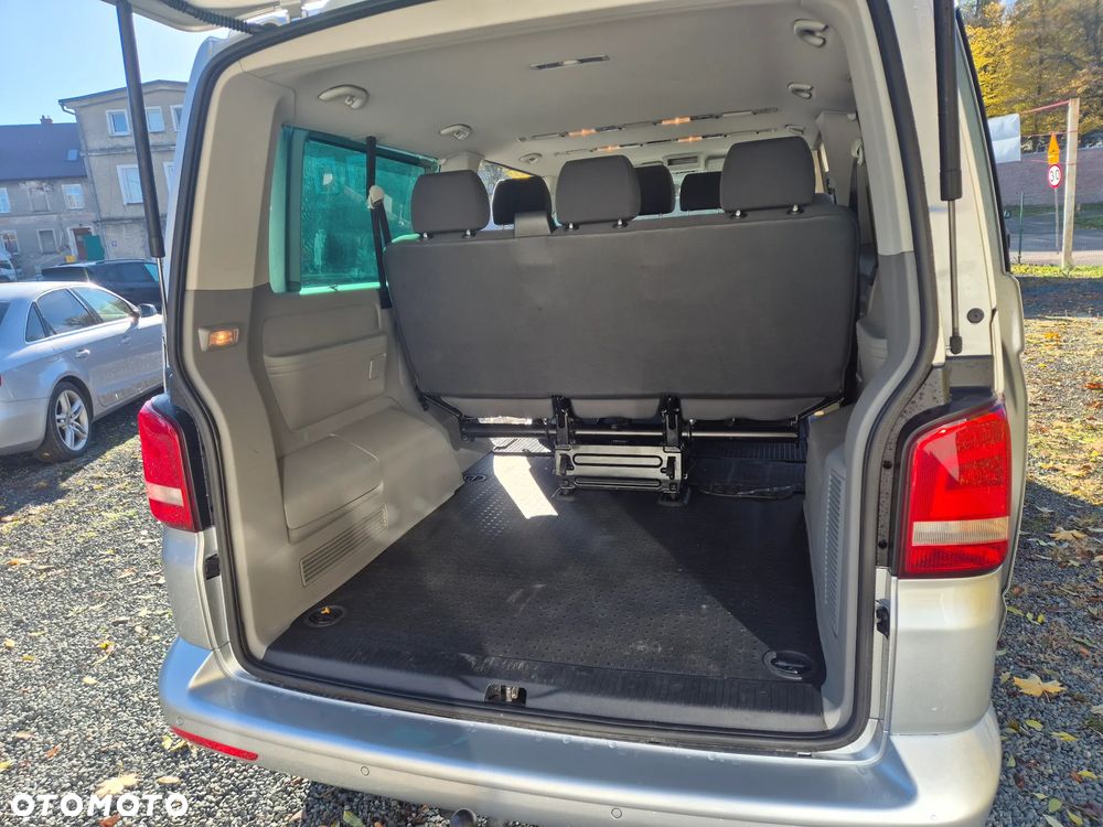 Volkswagen Caravelle - 36