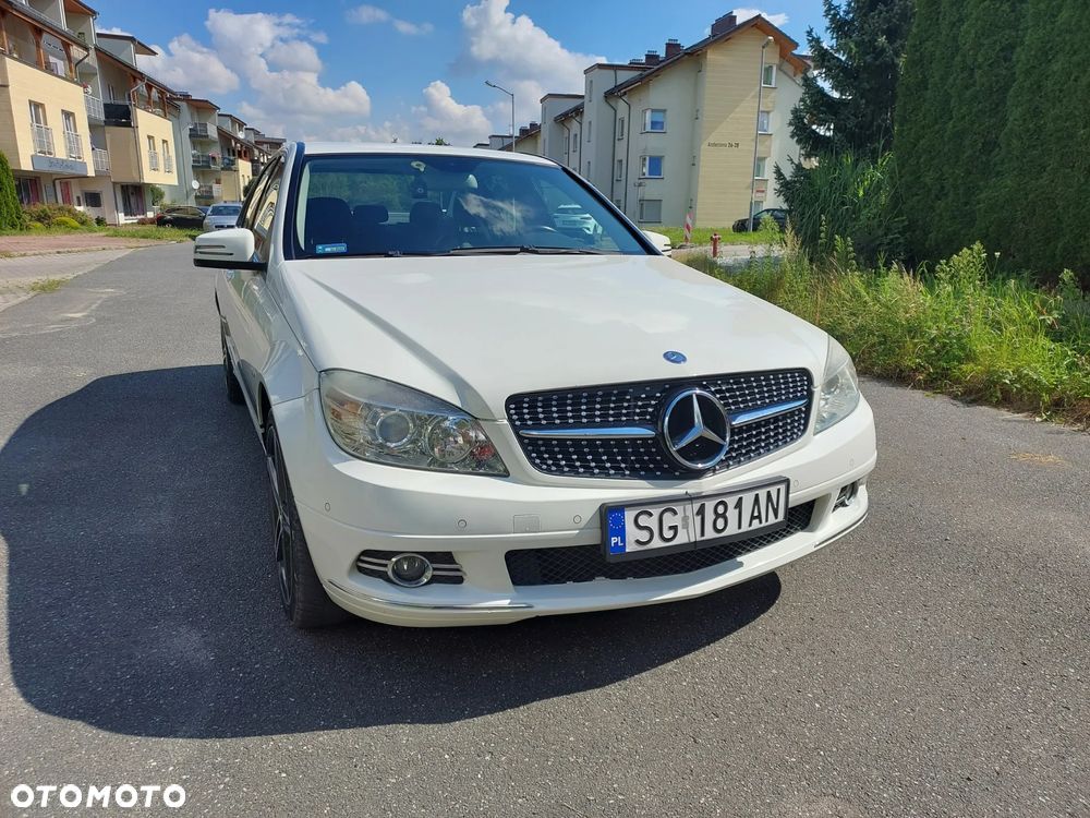 Mercedes-Benz Klasa C 200 CGI Automatik BlueEFFICIENCY Avantgarde - 2