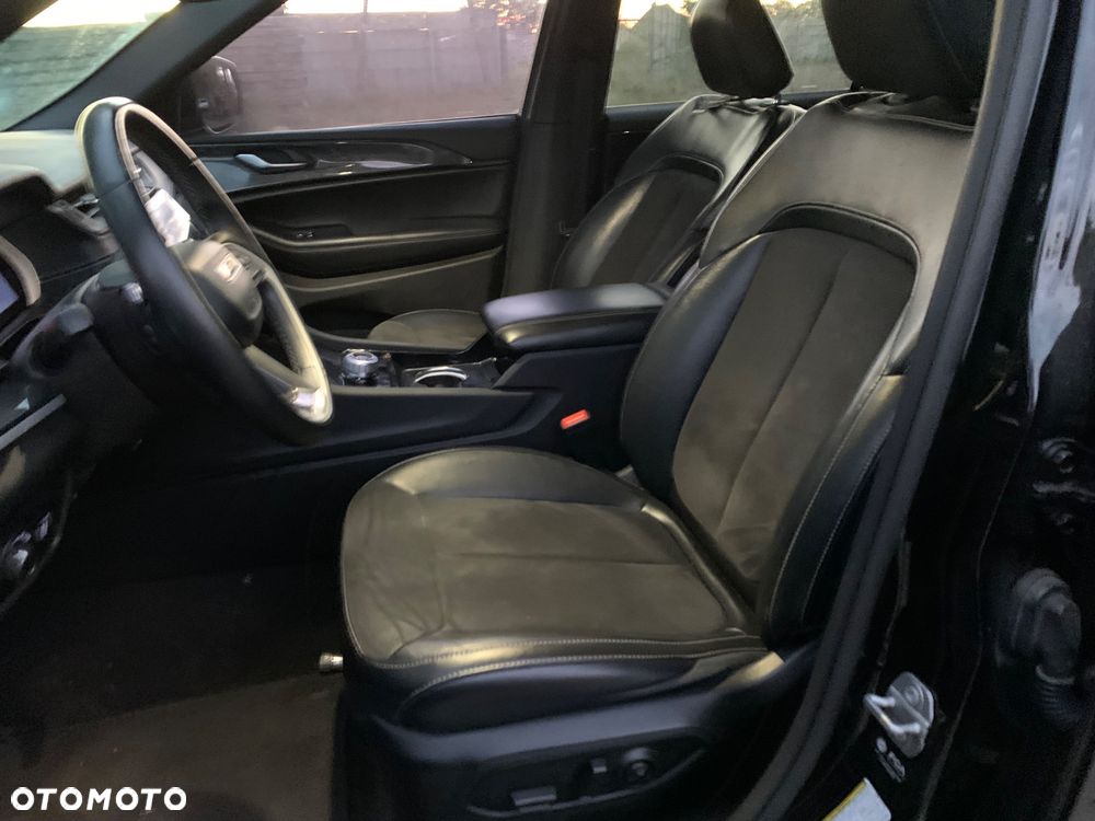 Jeep Grand Cherokee - 25