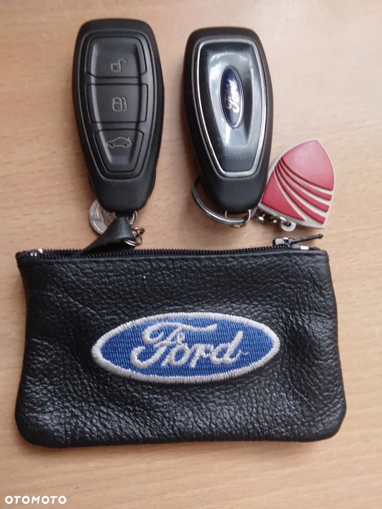Ford Mondeo - 16