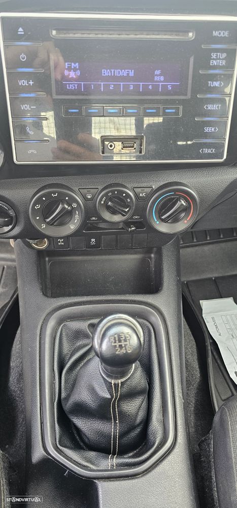Toyota Hilux 2.4 D-4D 4WD CD CM - 13