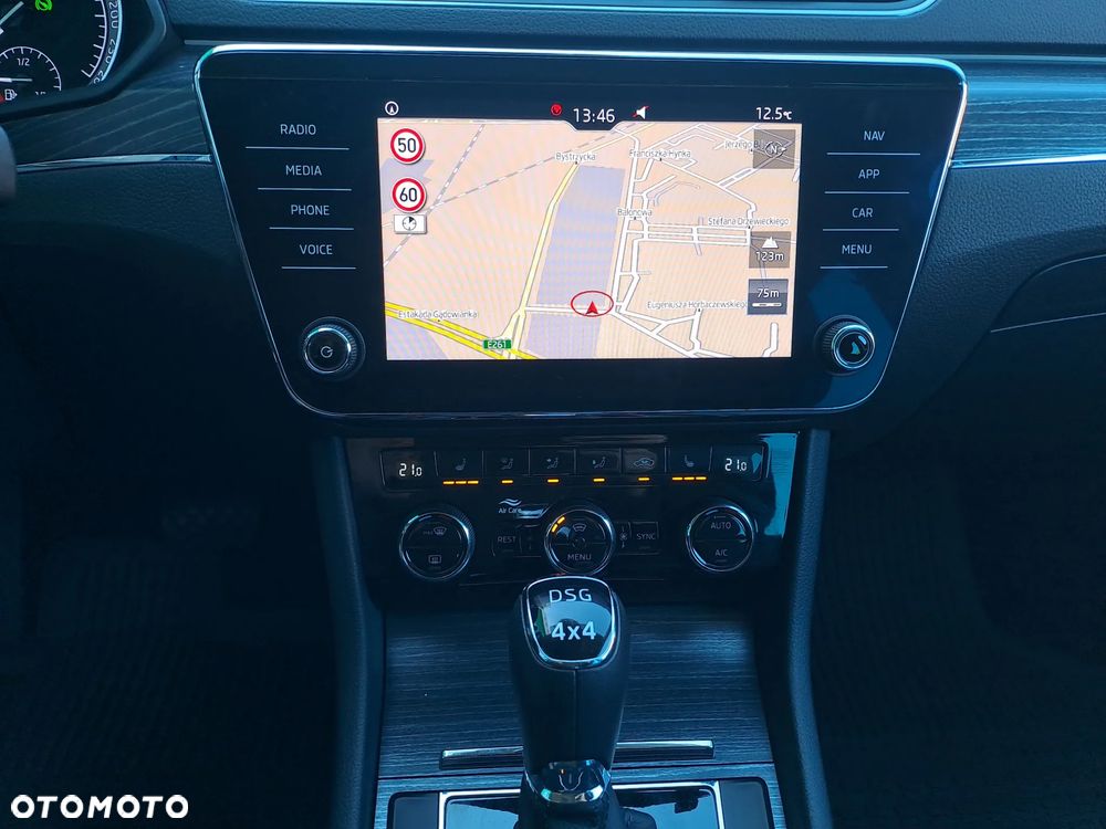 Skoda Superb 2.0 TDI SCR 4x4 Style DSG - 17