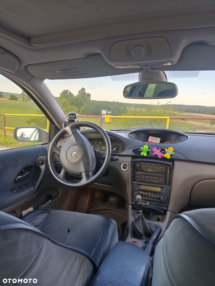 Renault Laguna - 5