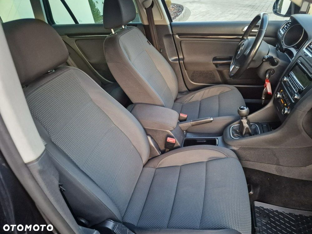 Volkswagen Golf - 8