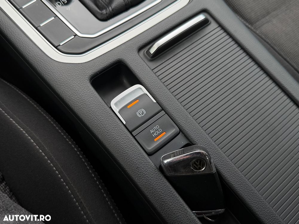 Volkswagen Passat 1.6 TDI (BlueMotion Technology) DSG Comfortline - 19