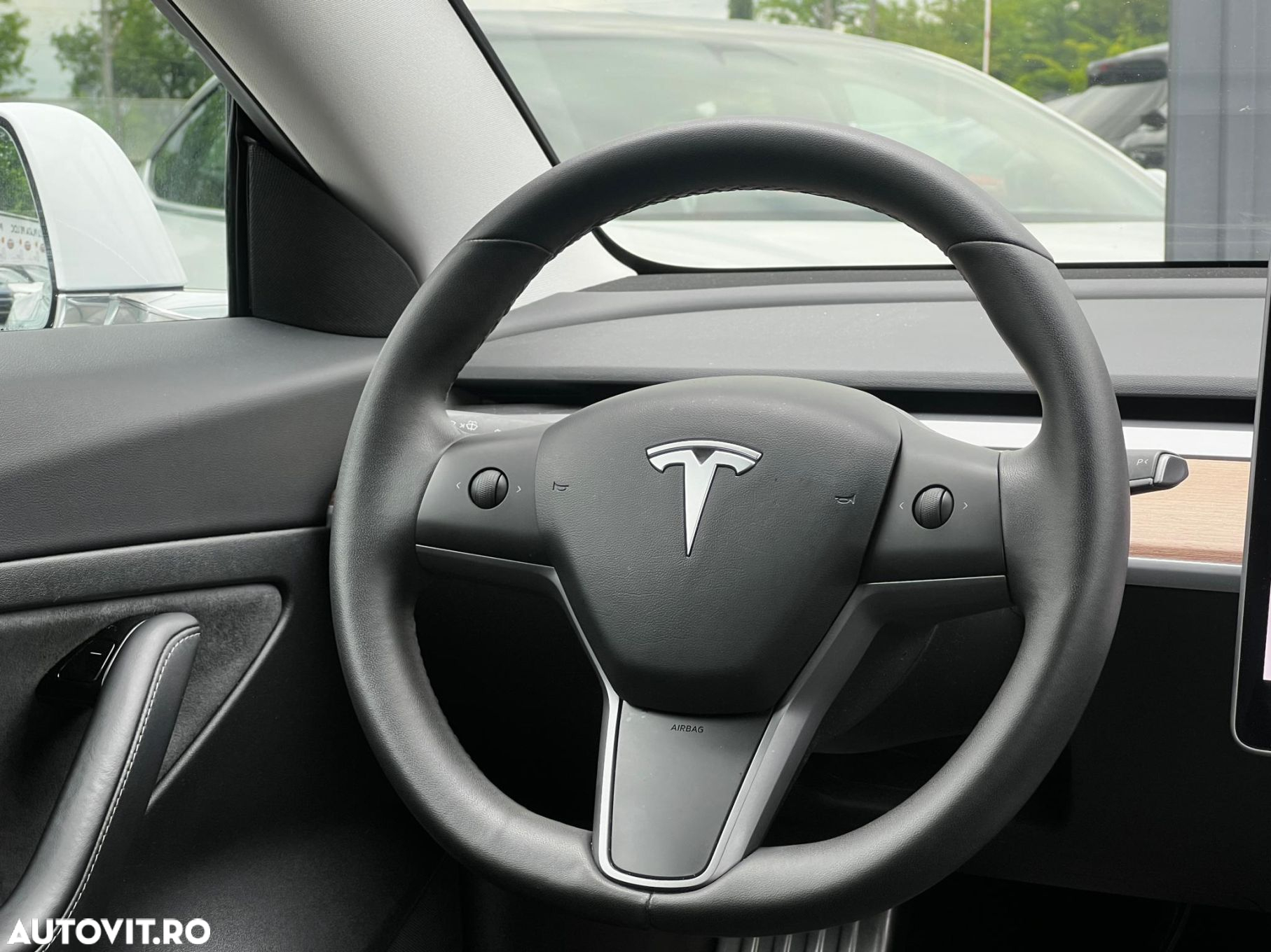 Tesla Model 3 - 10