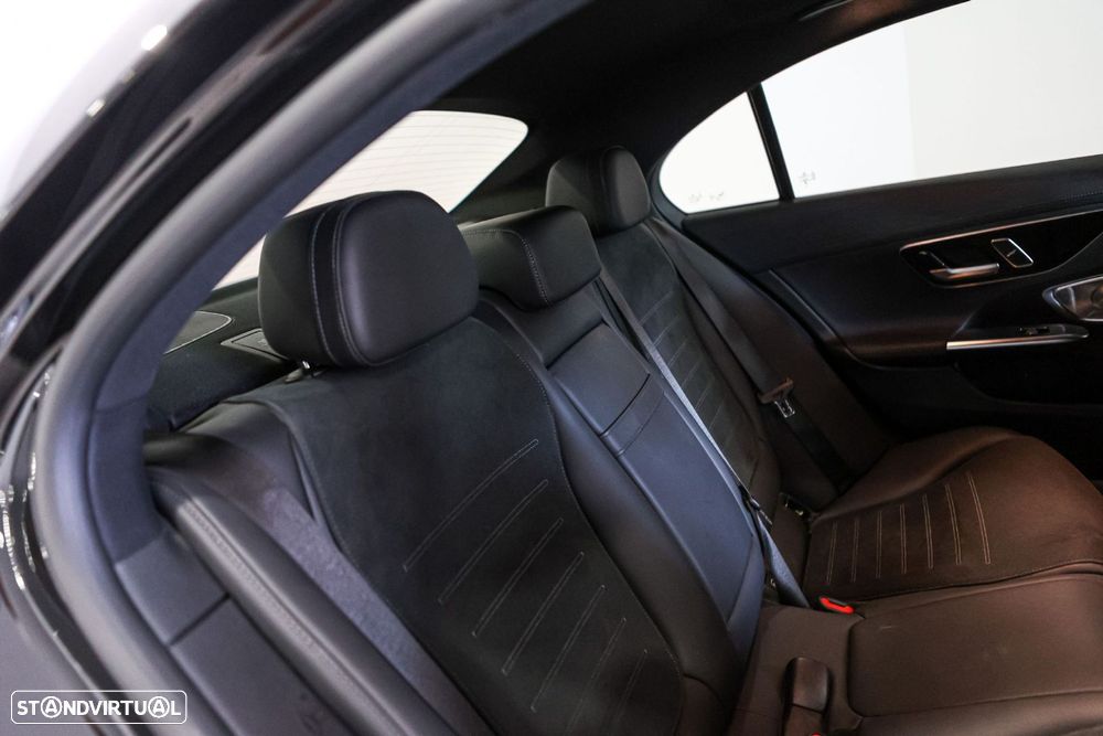 Mercedes-Benz C 300 de AMG Line - 12