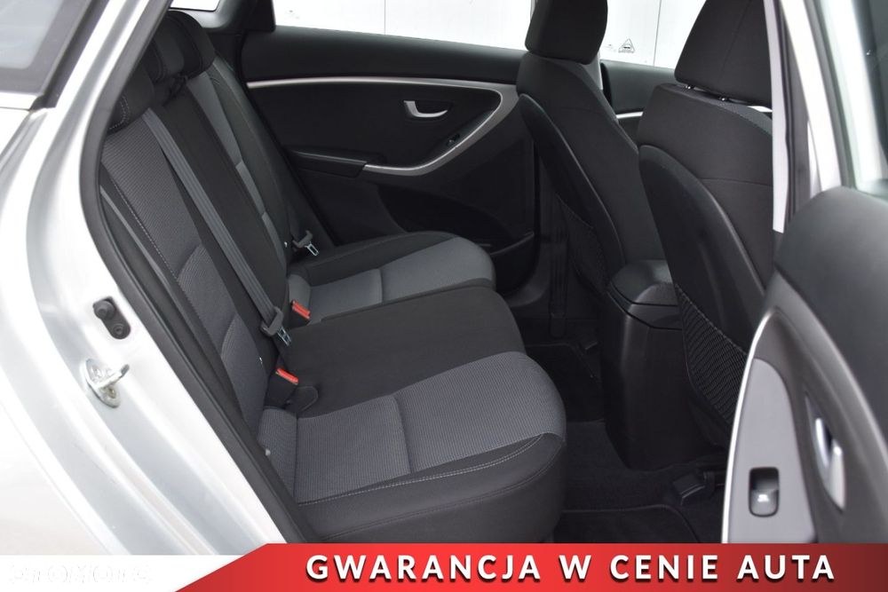 Hyundai i30 1.6 CRDi Fifa World Cup Edition - 11