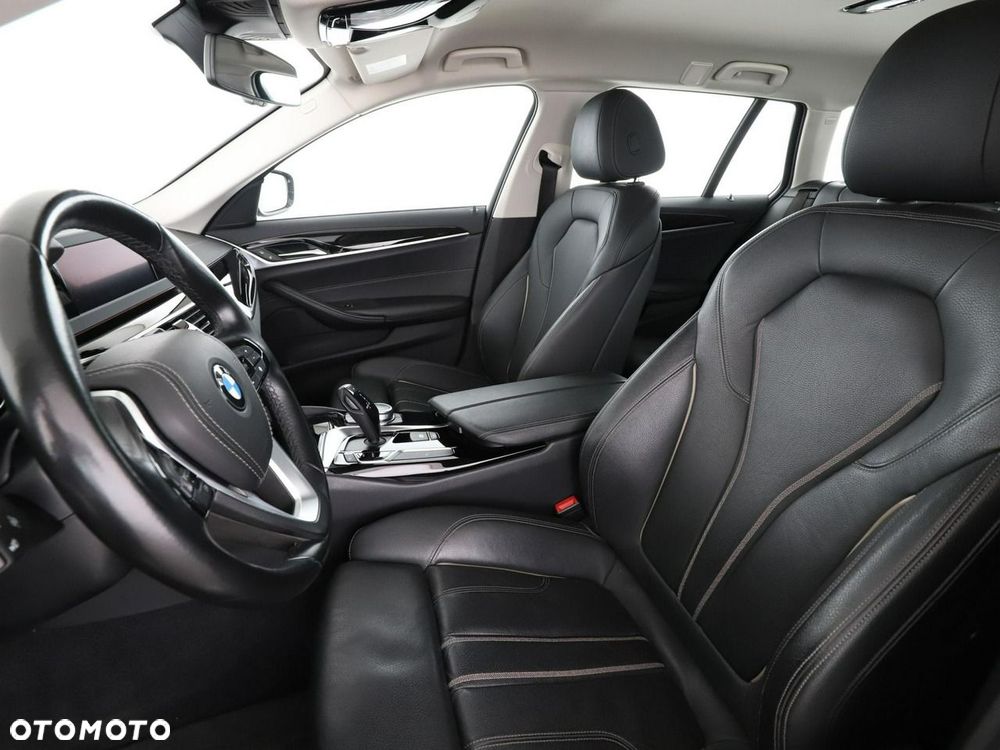 BMW Seria 5 520d Sport Line - 14