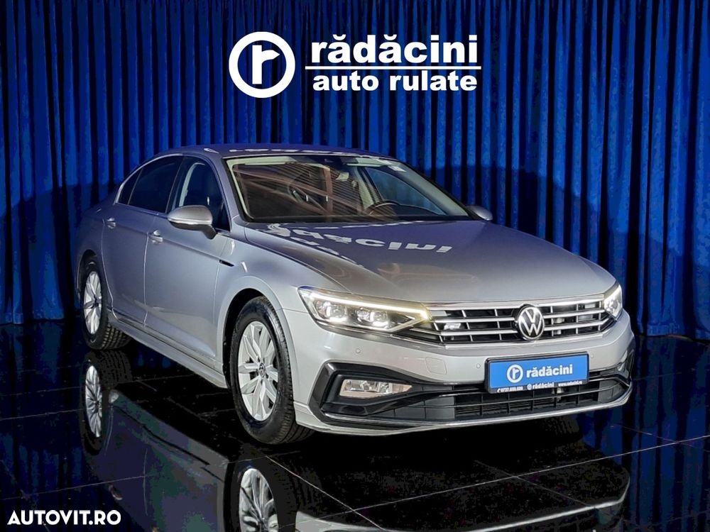 Volkswagen Passat - 1