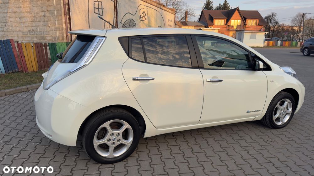 Nissan Leaf - 25