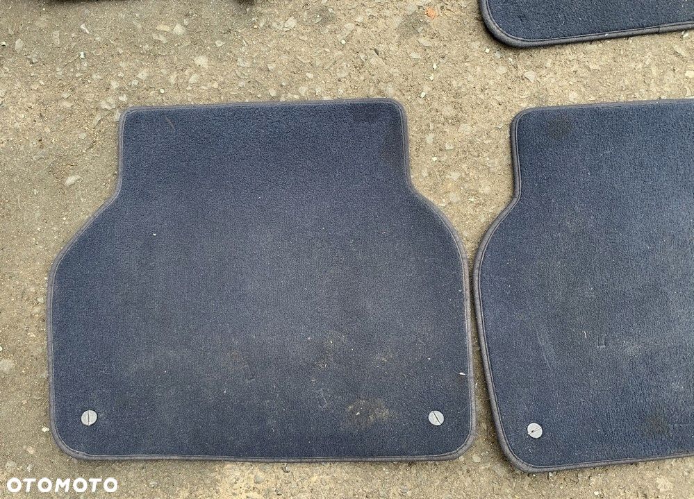 DYWANIKI WELUROWE KOMPLET NIEBIESKIE BMW E39 - 2