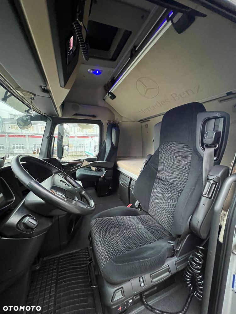 Mercedes-Benz 1843 - 5