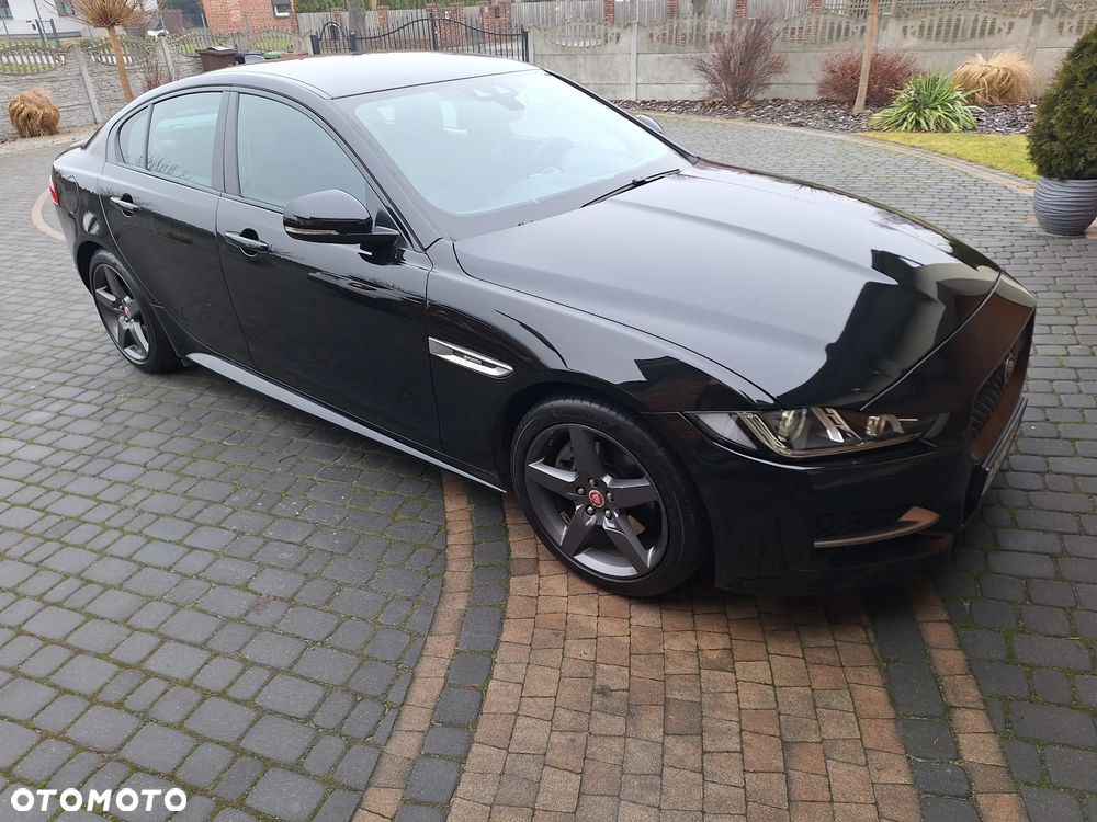 Jaguar XE 20d R-Sport - 4