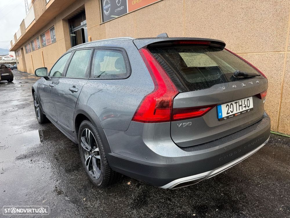 Volvo V90 Cross Country 2.0 D4 Pro AWD Geartronic - 9