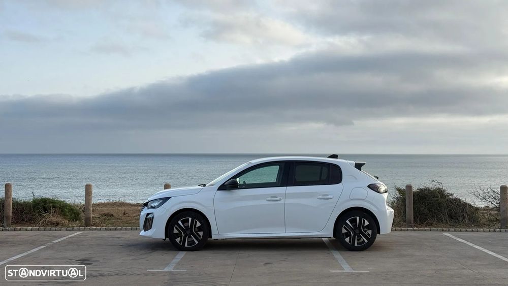 Peugeot 208 - 1