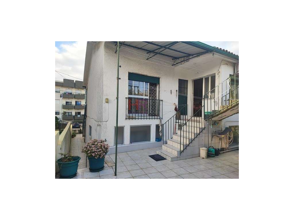 São Martinho vende-se Moradia Isolada com garagem e logradouro. - Grande imagem: 5/60