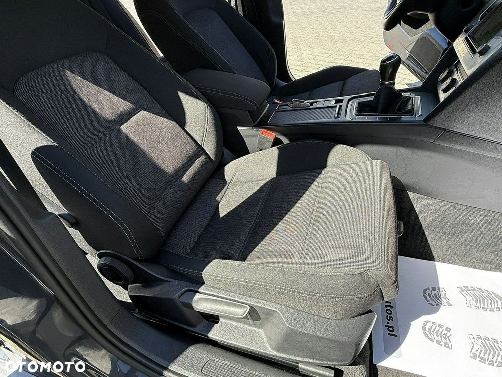 Volkswagen Passat - 10