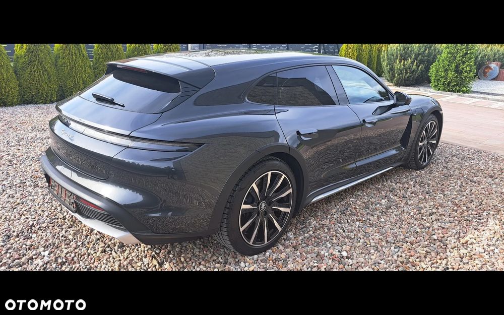 Porsche Taycan 4 Cross Turismo - 3