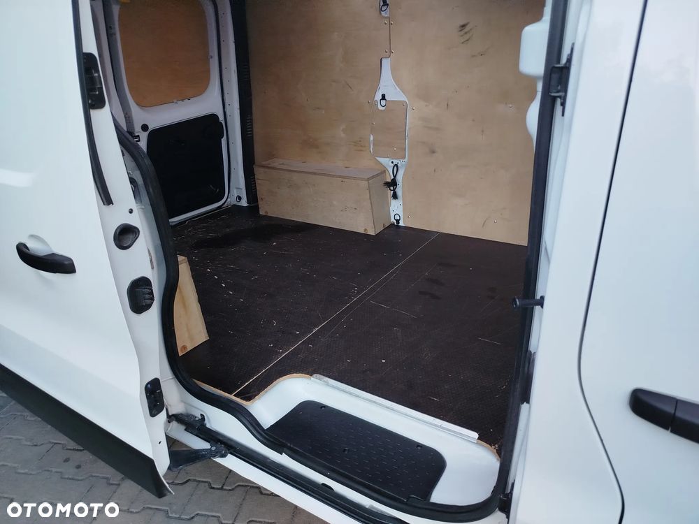 Renault Trafic - 18