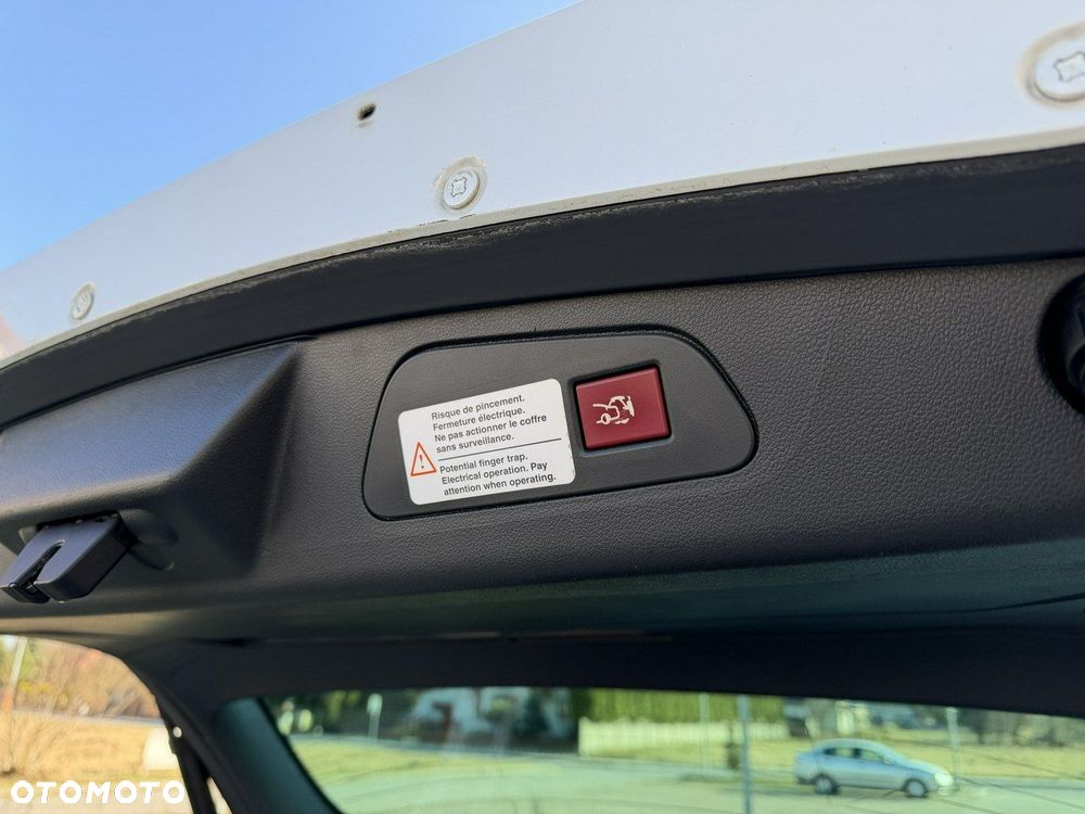 Peugeot 508 RXH 2.0 HDi HYbrid4 - 22