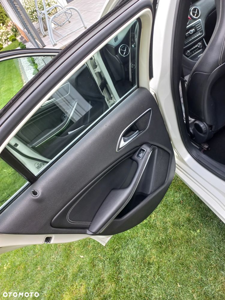 Mercedes-Benz Klasa A 180 CDI (BlueEFFICIENCY) 7G-DCT - 10