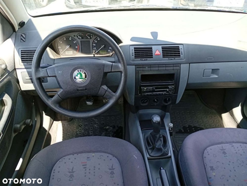 Skoda Fabia - 8