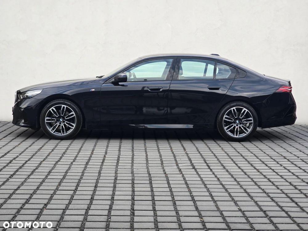 BMW Seria 5 520d xDrive mHEV M Sport - 4