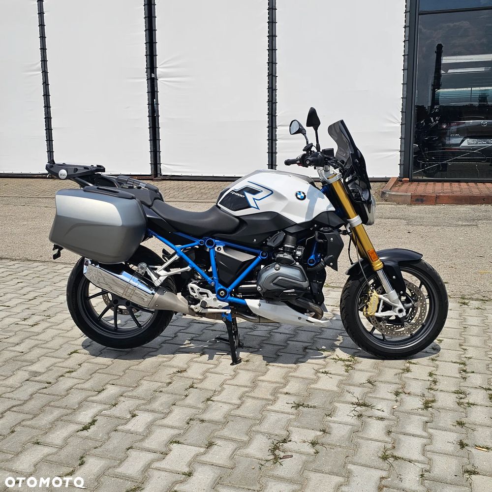BMW R - 1