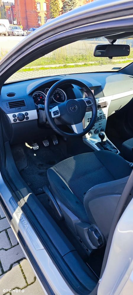 Opel Astra III GTC 1.9 CDTI Enjoy - 10