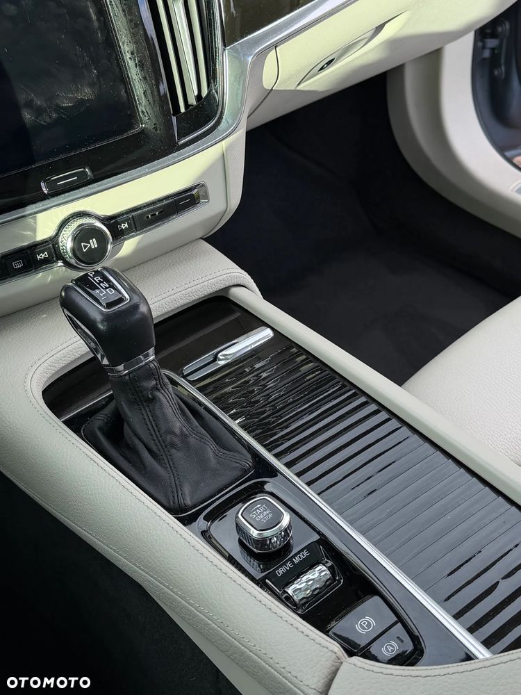 Volvo S90 T6 AWD Geartronic Momentum - 19