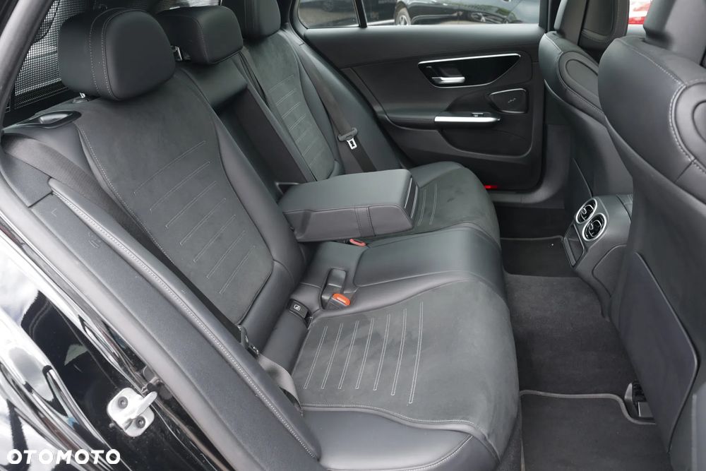 Mercedes-Benz Klasa C 300 e PHEV AMG - 12
