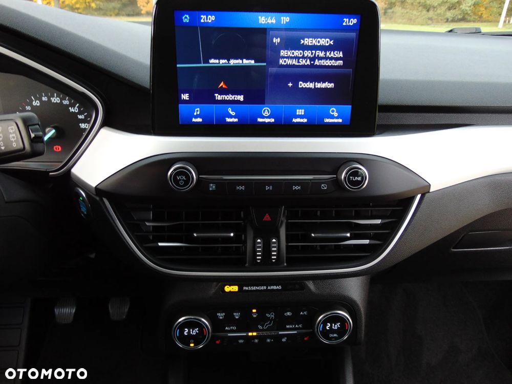 Ford Focus 1.0 EcoBoost Start-Stopp-System COOL&CONNECT DESIGN - 17