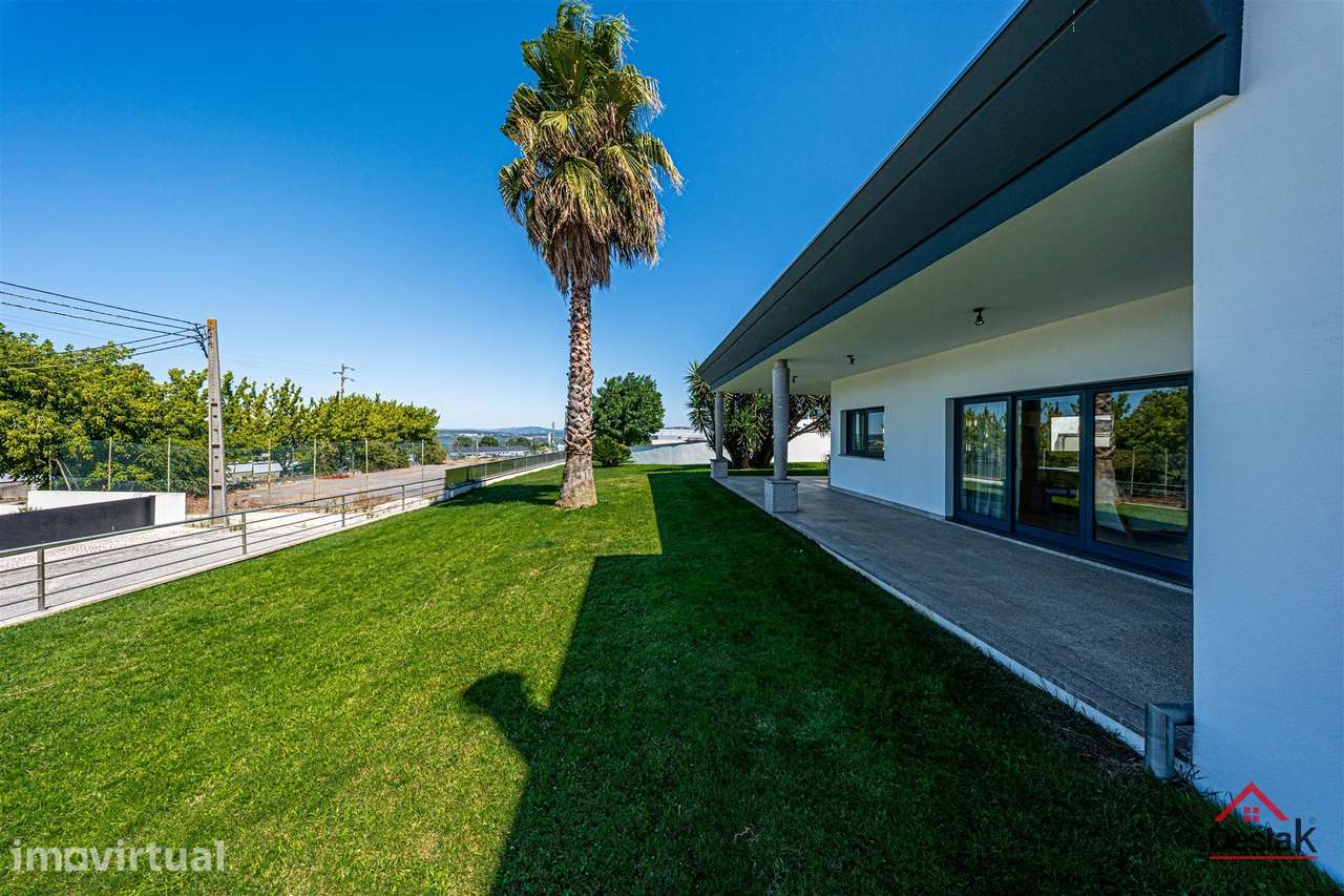 Moradia Isolada V6 com piscina em Viseu - View 6