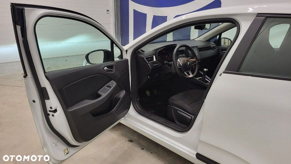 Renault Clio - 11
