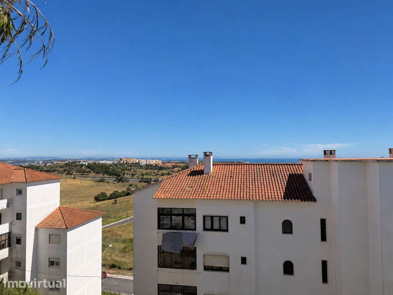 T3 com vista panorâmica junto ao Parque Urbano de Vila Fria, Oeiras - Grande imagem: 2/16