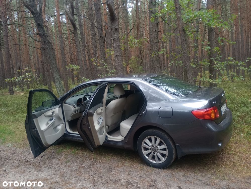 Toyota Corolla - 8