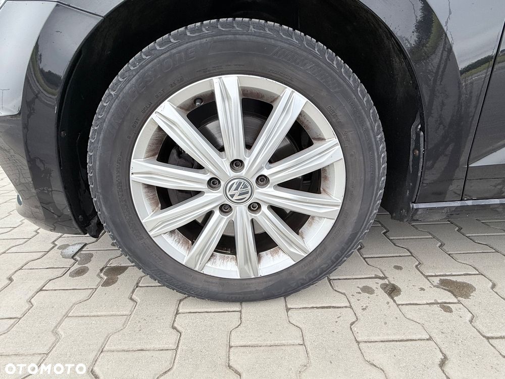 Volkswagen Touran - 8