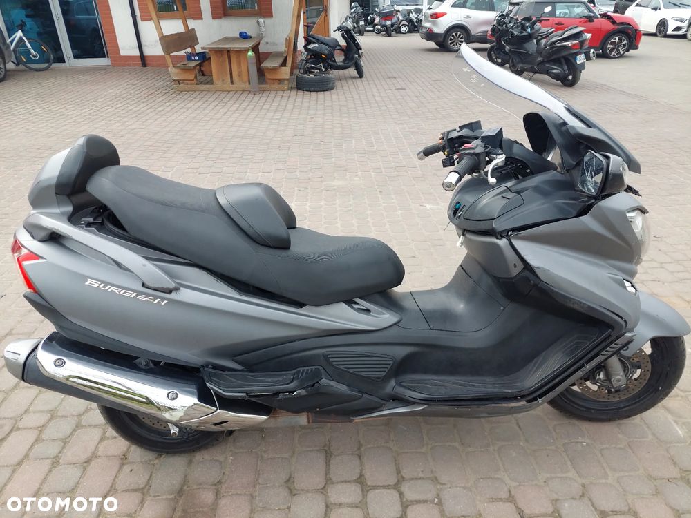 Suzuki Burgman - 7