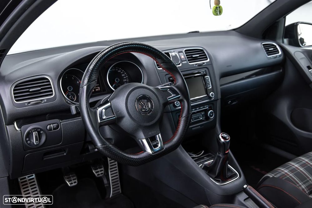 VW Golf 2.0 GTI - 19