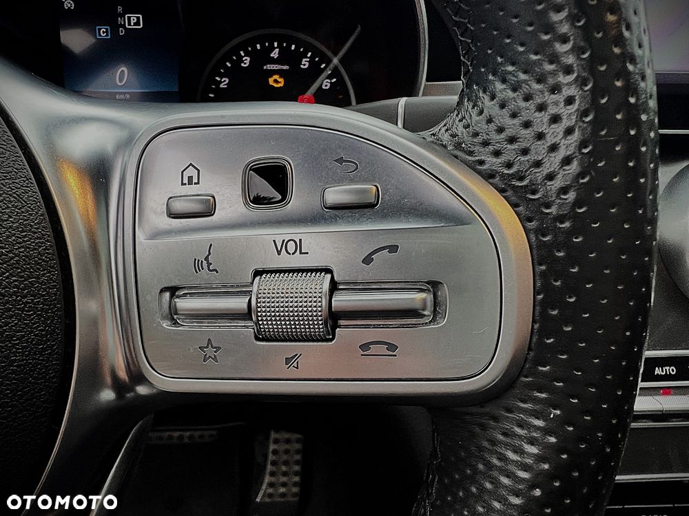 Mercedes-Benz Klasa C 200 4Matic 9G-TRONIC - 31